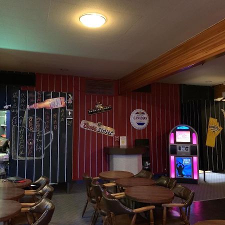 Manitou Motor Inn 외부 사진