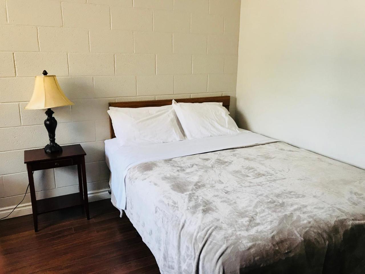Manitou Motor Inn 외부 사진