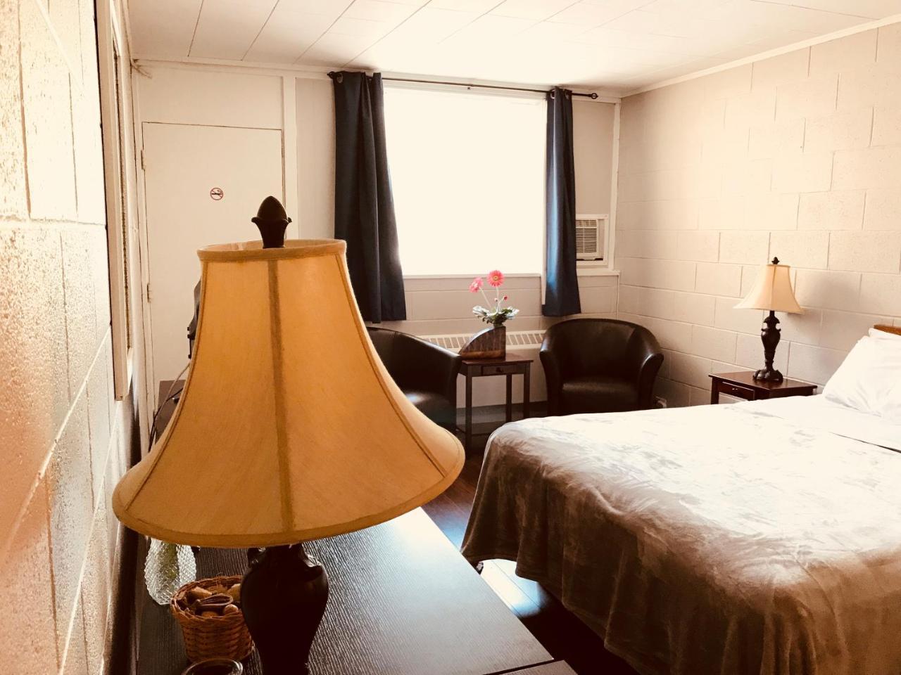 Manitou Motor Inn 외부 사진