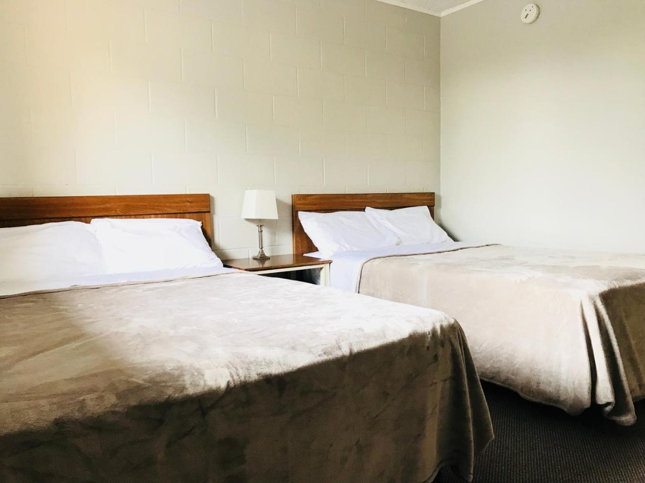 Manitou Motor Inn 외부 사진