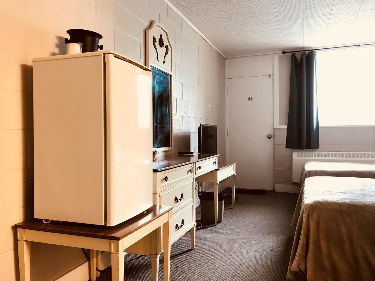 Manitou Motor Inn 외부 사진