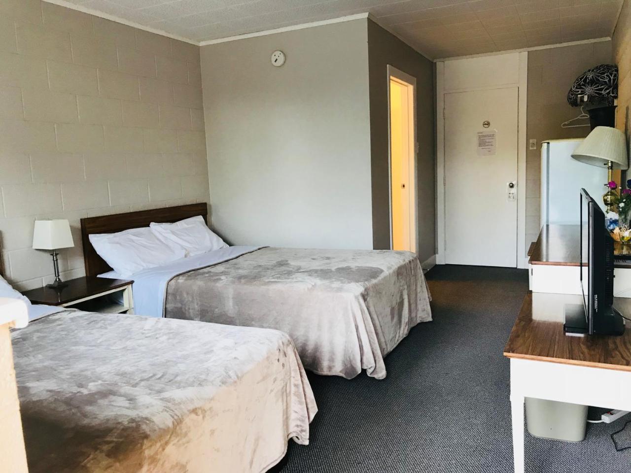 Manitou Motor Inn 외부 사진