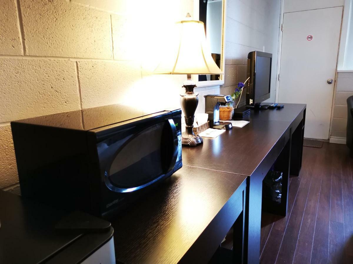 Manitou Motor Inn 외부 사진